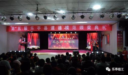 体坛:张玉宁起到艾克森在国足的作用,国足进攻端排兵布阵有硬伤