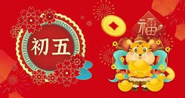年过40岁，请放弃小脚裤+紧身衣，看美女姐姐这么穿，大气减龄